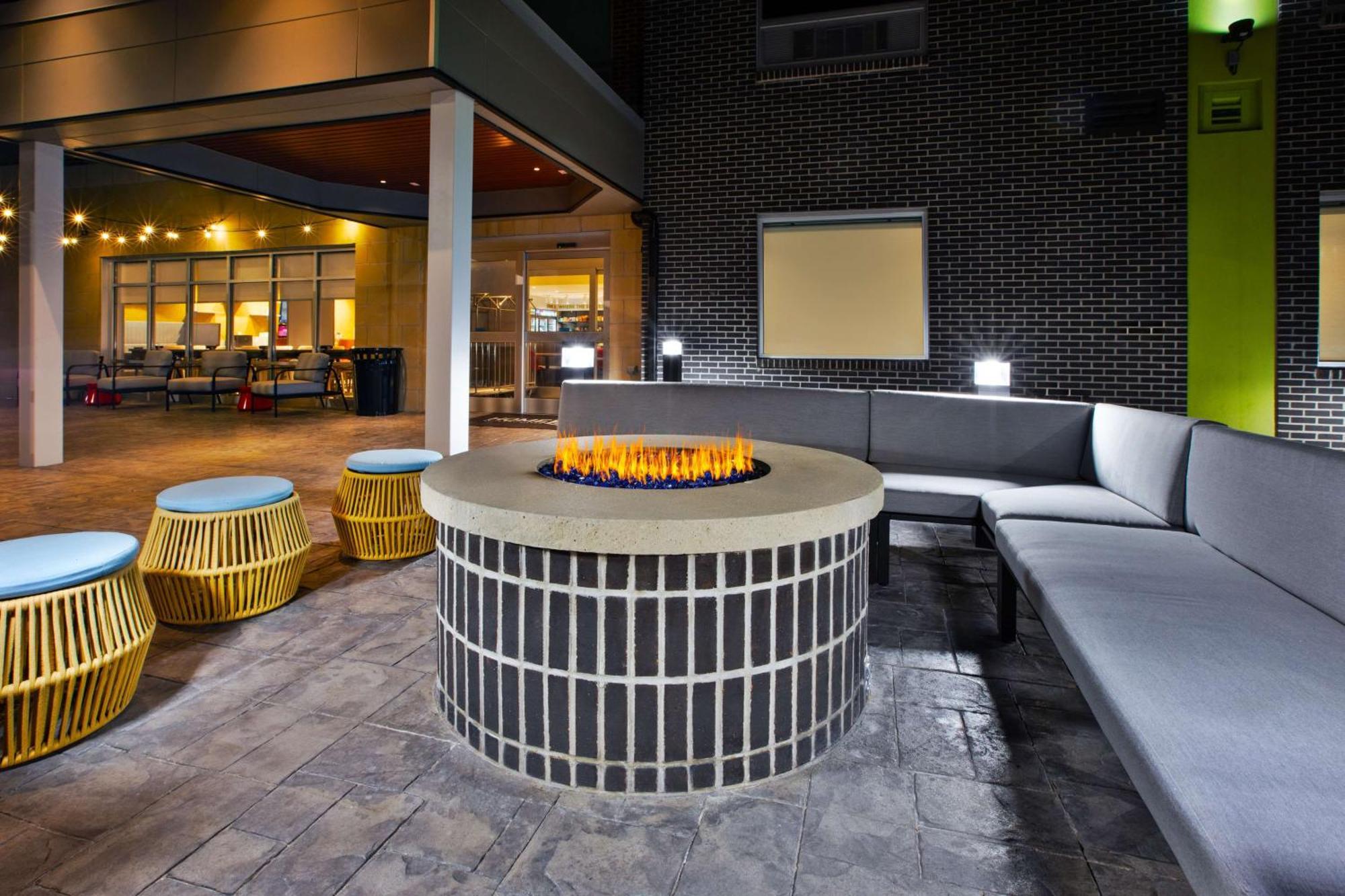 Home2 Suites By Hilton Grand Rapids Northeast Exterior foto